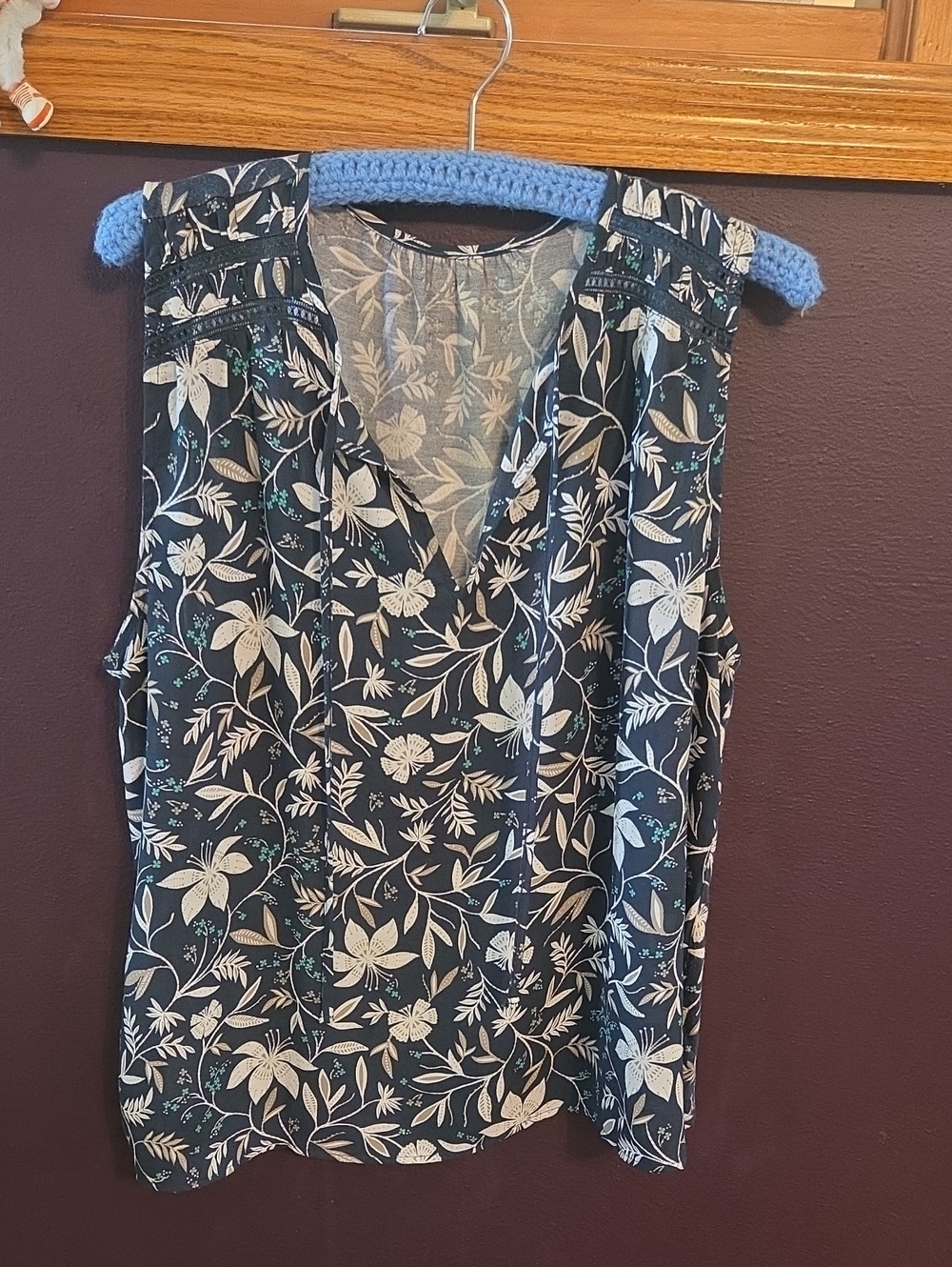 LOFT Navy Floral Sleeveless V-Neck Blouse